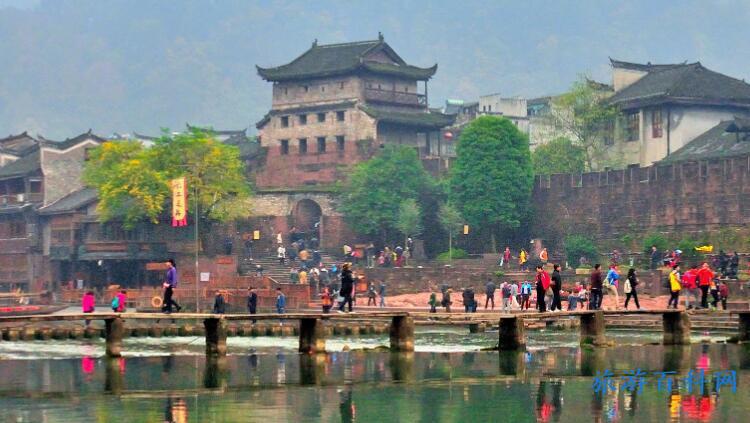 凤凰古城2天自由行攻略(凤凰古城两日游攻略)