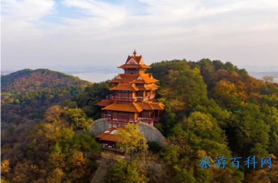 我们周末想去东湖磨山玩，问一下门票价格是多少，如果去过说一下哪些地方好玩会加分的。