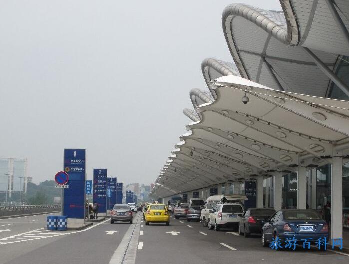 重庆江北机场附近有没有免费或者便宜的停车场？