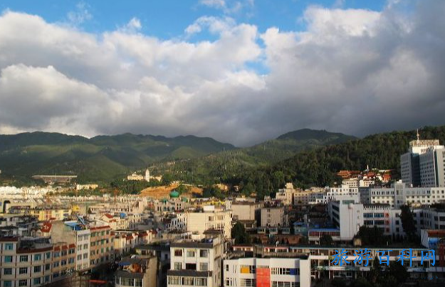 云南十大旅游景点(云南十大旅游景点排名)